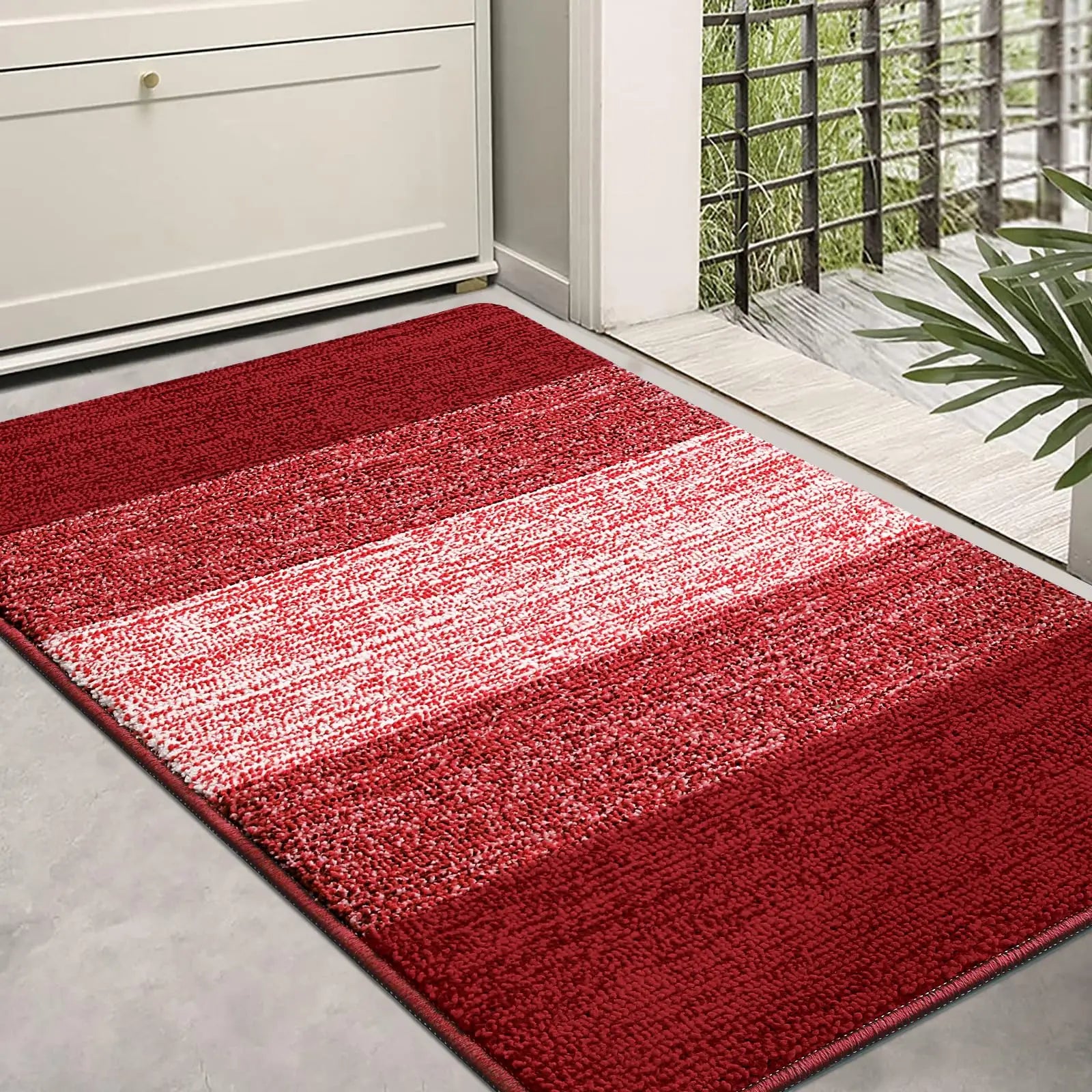 tapis de cuisine derrière la porte